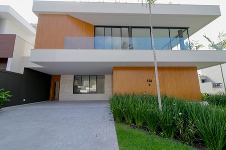 Casa de condomínio à venda com 600m², 5 quartos e 2 vagasFachada