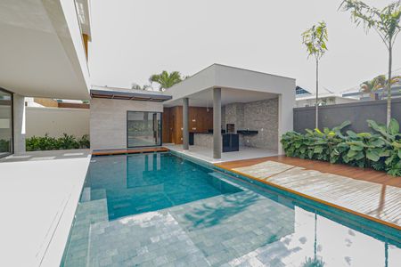 Casa de condomínio à venda com 600m², 5 quartos e 2 vagasPiscina