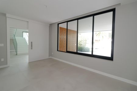 Casa de condomínio à venda com 600m², 5 quartos e 2 vagasQuarto 6