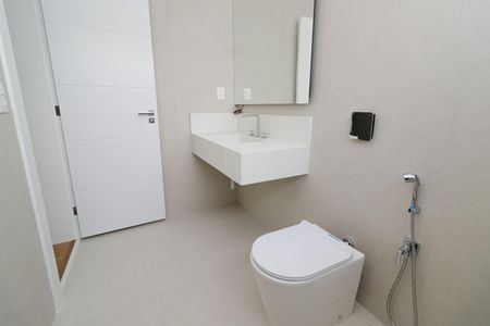 Casa de condomínio à venda com 600m², 5 quartos e 2 vagasBanheiro do Quarto 3