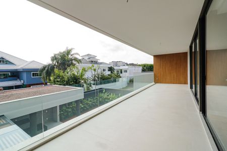 Casa de condomínio à venda com 600m², 5 quartos e 2 vagasVaranda do Quarto 1