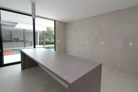 Casa de condomínio à venda com 600m², 5 quartos e 2 vagasCozinha