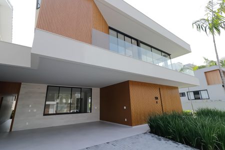 Casa de condomínio à venda com 600m², 5 quartos e 2 vagasGaragem