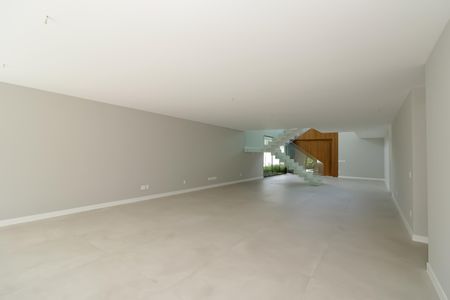 Casa de condomínio à venda com 600m², 5 quartos e 2 vagasSala