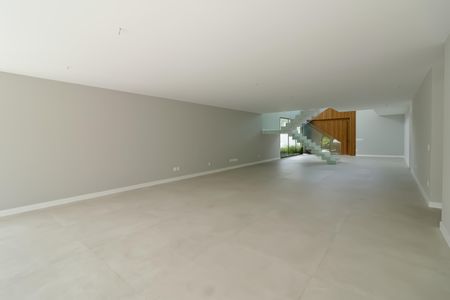 Casa de condomínio à venda com 600m², 5 quartos e 2 vagasSala