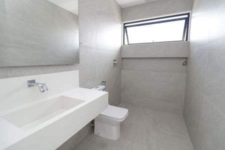 Casa de condomínio à venda com 600m², 5 quartos e 2 vagasBanheiro do Quarto 5