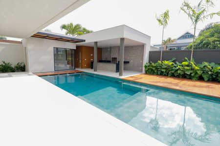 Casa de condomínio à venda com 600m², 5 quartos e 2 vagasPiscina