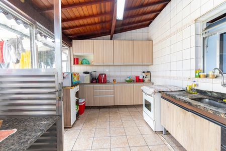 Casa para alugar com 390m², 3 quartos e 4 vagas Casa para alugar com 390m², 3 quartos e 4 vagasCozinha da Área Gourmet