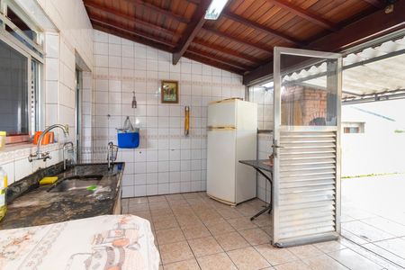 Casa para alugar com 390m², 3 quartos e 4 vagas Casa para alugar com 390m², 3 quartos e 4 vagasCozinha da Área Gourmet
