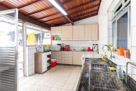 Casa para alugar com 390m², 3 quartos e 4 vagas Casa para alugar com 390m², 3 quartos e 4 vagasCozinha da Área Gourmet