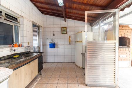 Casa para alugar com 390m², 3 quartos e 4 vagas Casa para alugar com 390m², 3 quartos e 4 vagasCozinha da Área Gourmet