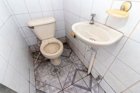 Casa para alugar com 390m², 3 quartos e 4 vagas Casa para alugar com 390m², 3 quartos e 4 vagasBanheiro do Espaço Gourmet