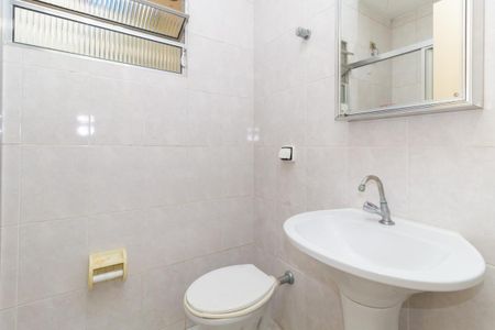 Casa à venda com 200m², 3 quartos e 1 vaga Casa à venda com 200m², 3 quartos e 1 vagaBanheiro da Suíte 1