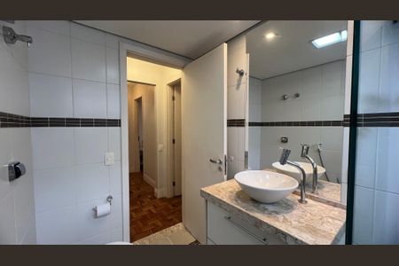 Apartamento à venda com 121m², 4 quartos e 1 vagaBanheiro 2 