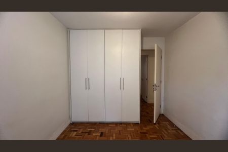 Apartamento à venda com 121m², 4 quartos e 1 vagaQuarto 2