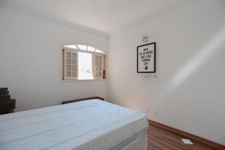 Casa à venda com 470m², 6 quartos e 8 vagasQuarto 2