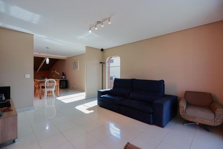 Casa à venda com 470m², 6 quartos e 8 vagasSala de TV