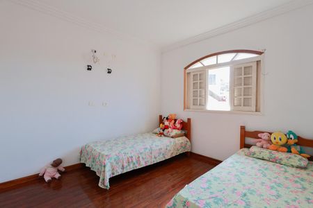 Casa à venda com 470m², 6 quartos e 8 vagasQuarto 1