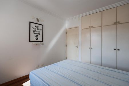 Casa à venda com 470m², 6 quartos e 8 vagasQuarto 2