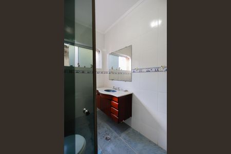 Casa à venda com 470m², 6 quartos e 8 vagasBanheiro social