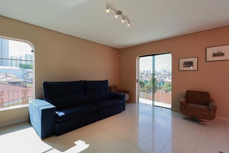 Casa à venda com 470m², 6 quartos e 8 vagasSala de TV