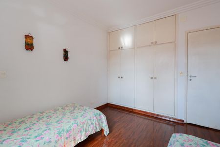 Casa à venda com 470m², 6 quartos e 8 vagasQuarto 1