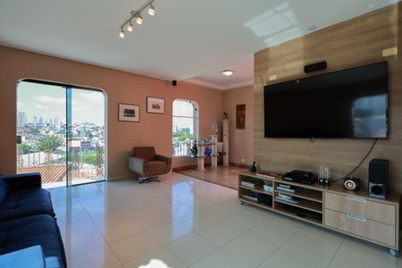 Casa à venda com 470m², 6 quartos e 8 vagasSala de TV