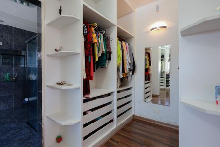 Casa à venda com 470m², 6 quartos e 8 vagasCloset da Suíte 1