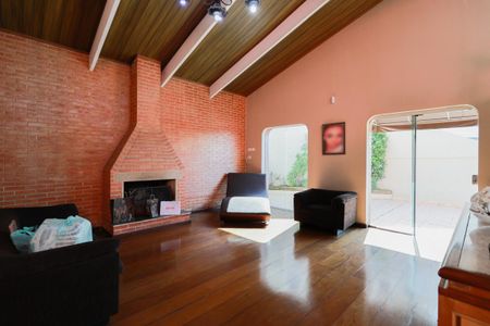 Casa à venda com 470m², 6 quartos e 8 vagasSala de Lareira