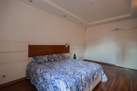 Casa à venda com 470m², 6 quartos e 8 vagasSuíte 1