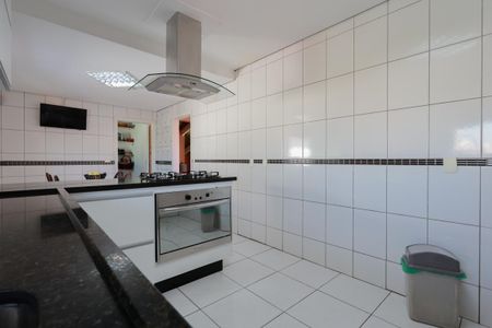 Casa à venda com 470m², 6 quartos e 8 vagasCopa e Cozinha