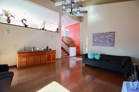 Casa à venda com 470m², 6 quartos e 8 vagasSala de Lareira