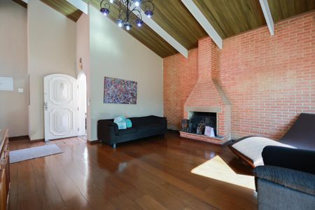 Casa à venda com 470m², 6 quartos e 8 vagasSala de Lareira