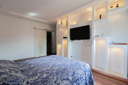 Casa à venda com 470m², 6 quartos e 8 vagasSuíte 1