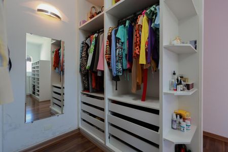 Casa à venda com 470m², 6 quartos e 8 vagasCloset da Suíte 1