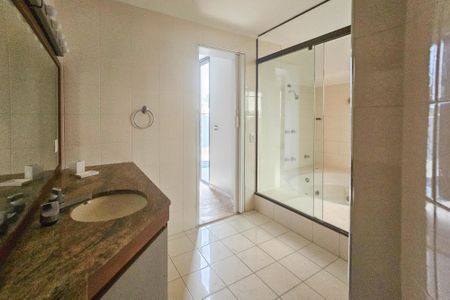 Apartamento para alugar com 500m², 4 quartos e 4 vagas Banheiro 3