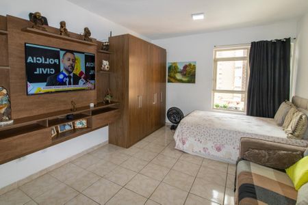 Apartamento à venda com 38m², 1 quarto e sem vagaSala/Quarto