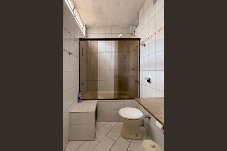 Casa à venda com 233m², 4 quartos e 4 vagasBanheiro Social