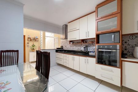 Casa à venda com 233m², 4 quartos e 4 vagasCozinha