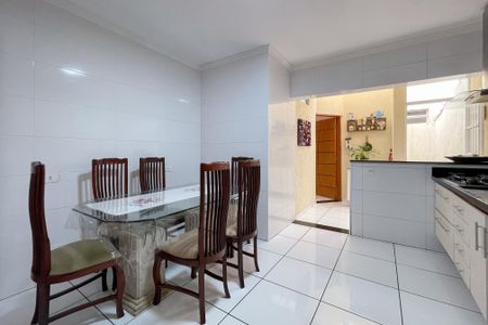 Casa à venda com 233m², 4 quartos e 4 vagasCozinha