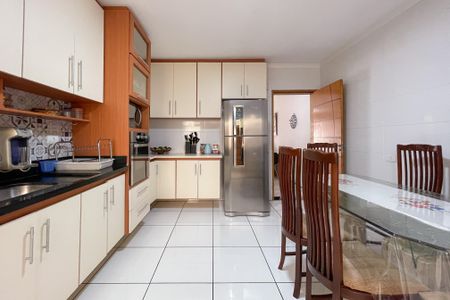 Casa à venda com 233m², 4 quartos e 4 vagasCozinha