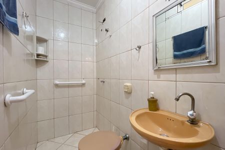Casa à venda com 233m², 4 quartos e 4 vagasBanheiro - Suíte 1