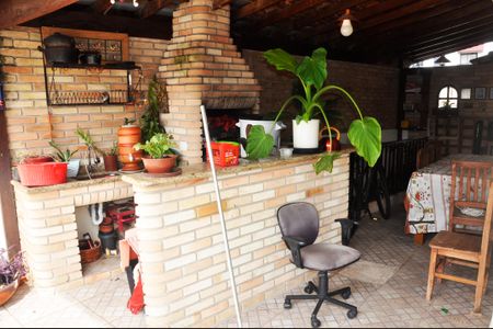 Casa à venda com 280m², 3 quartos e 2 vagasDetalhe - Varanda e Churrasqueira