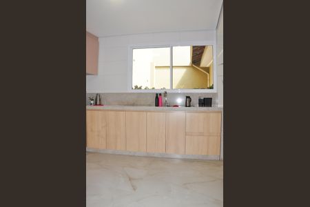 Casa à venda com 280m², 3 quartos e 2 vagasDetalhe - Cozinha