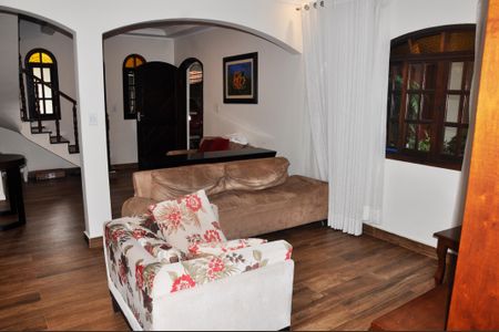 Casa à venda com 280m², 3 quartos e 2 vagasDetalhe - Sala