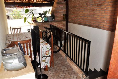 Casa à venda com 280m², 3 quartos e 2 vagasDetalhe - Varanda e Churrasqueira