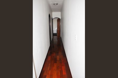 Casa à venda com 280m², 3 quartos e 2 vagasDetalhe - Corredor