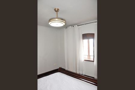 Casa à venda com 280m², 3 quartos e 2 vagasDetalhe - Quarto 01 com Closet e Suíte