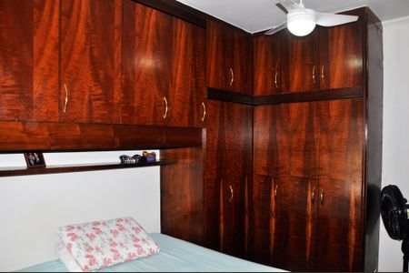 Casa à venda com 280m², 3 quartos e 2 vagasDetalhe - Quarto 02 com Varanda e Churrasqueira