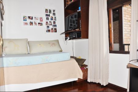 Casa à venda com 280m², 3 quartos e 2 vagasDetalhe - Quarto 03